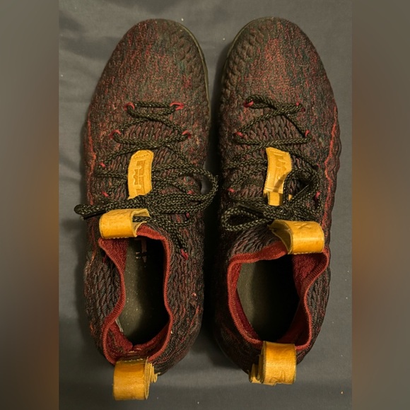 Nike LeBron 15 "New Heights" Men's Size 13 Pre-Owned No Box Dark Atomic Teal/Red - Picture 7 of 9